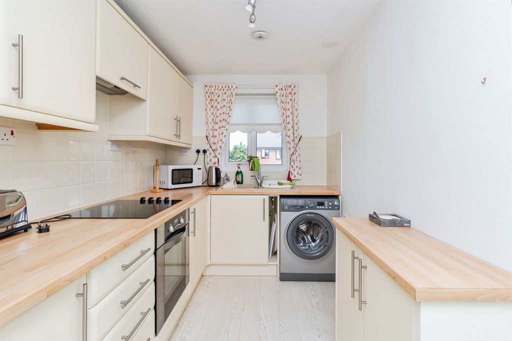Property photo 2 of 12