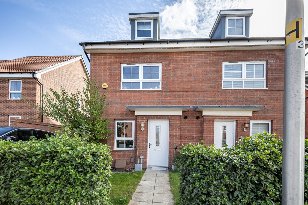 Property photo 2 of 20