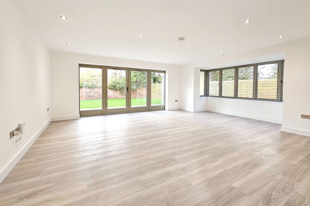 Property photo 3 of 28