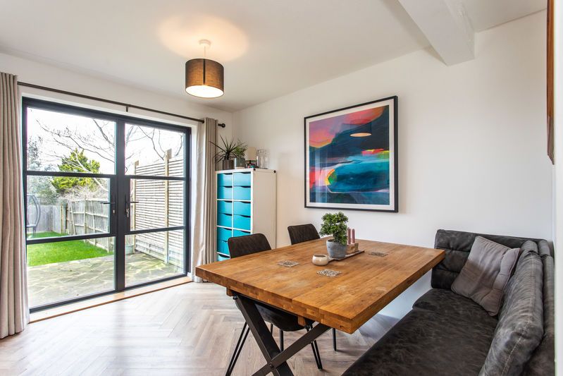 Property photo 3 of 17 Photo 5