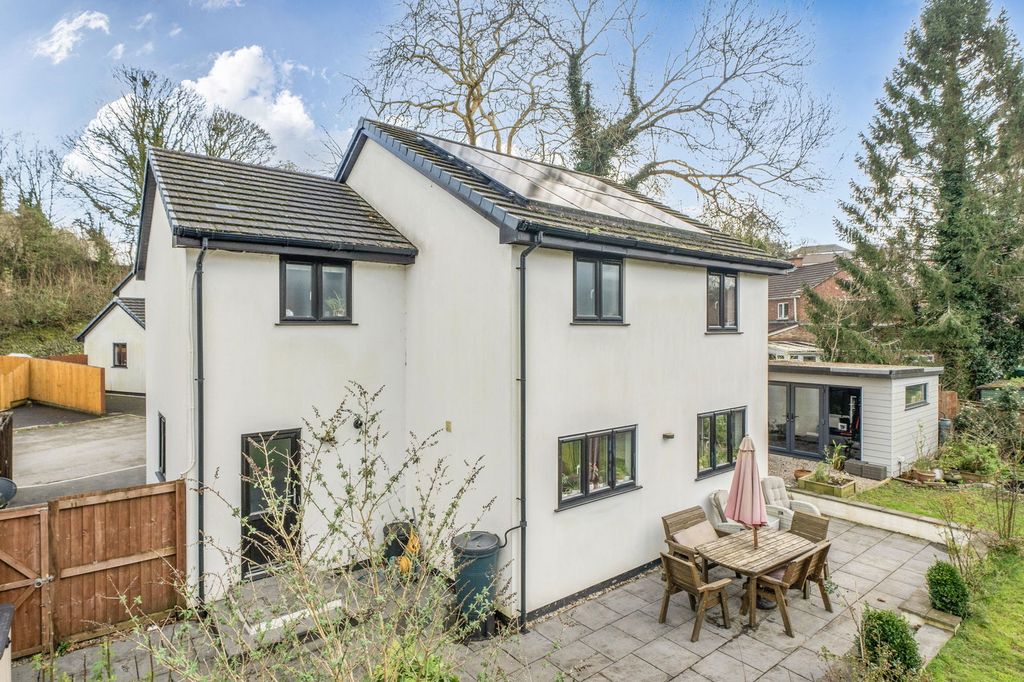 Property photo 2 of 19