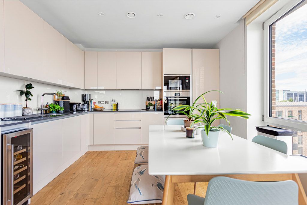 Property photo 2 of 18 Kitchen