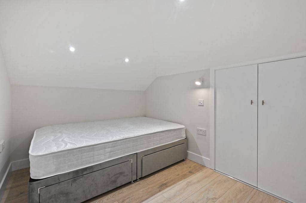 Property photo 3 of 8 Rcmikeposner- 91B St Georges Avenue Flat 6- Bedroo