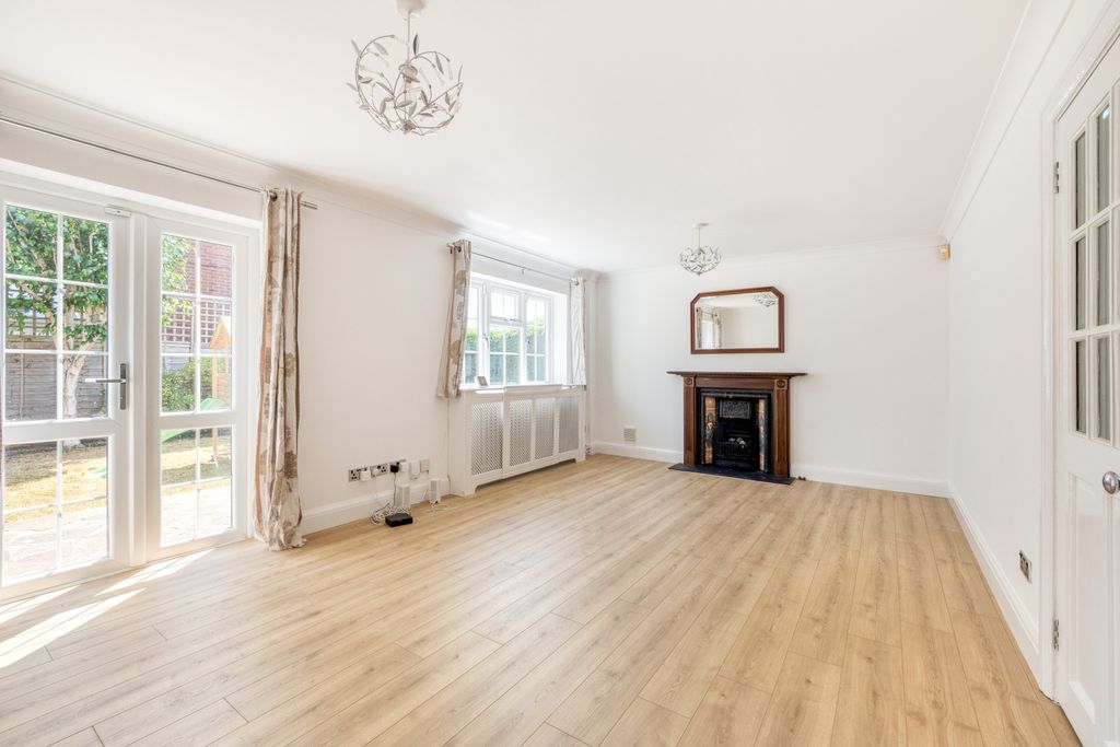 Property photo 2 of 27 Picture No. 44