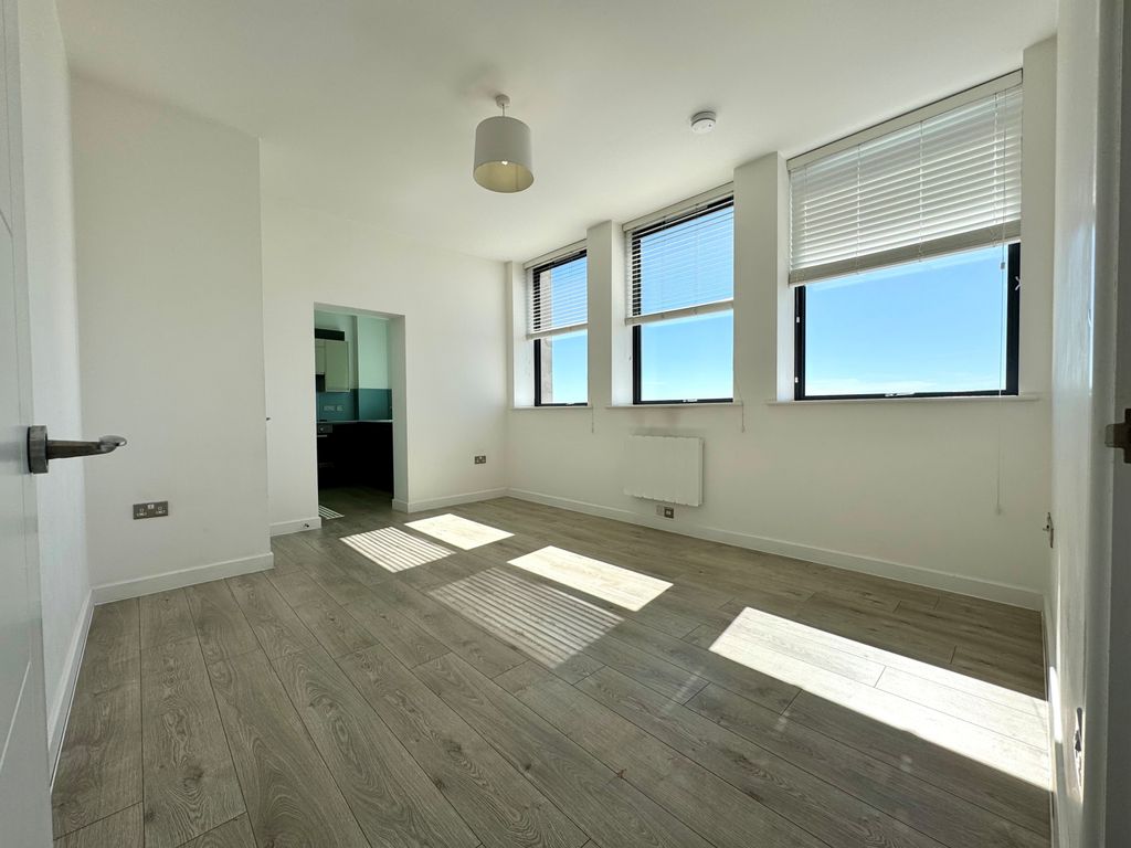 Property photo 2 of 12 Gallery