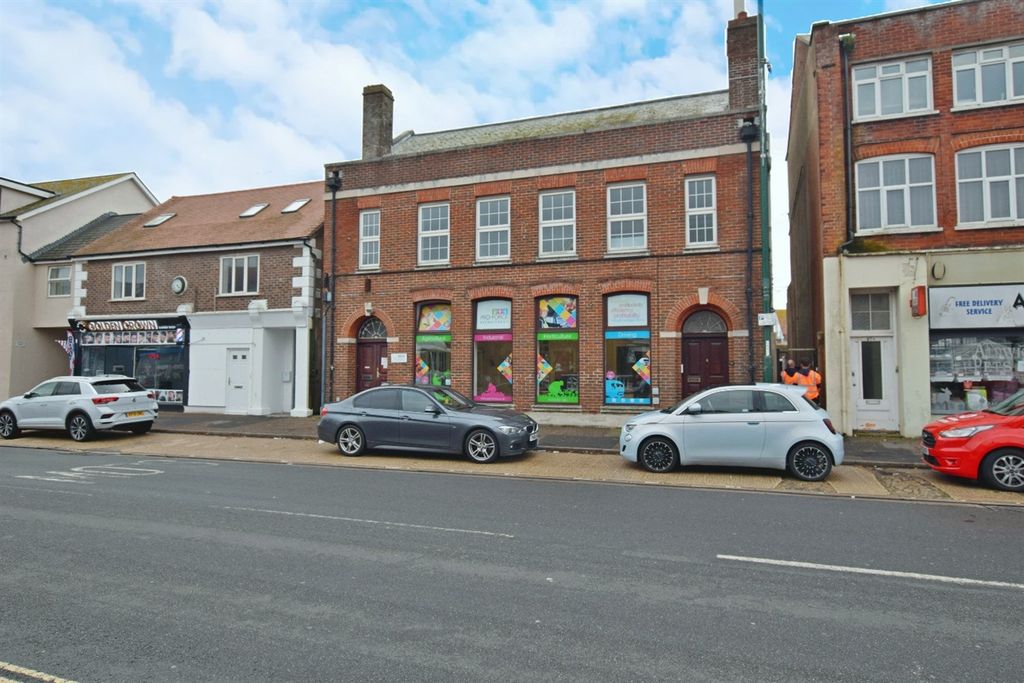 Property photo 1 of 8 (Main)