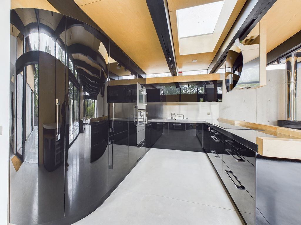 Additional image 4 of 5 bed detached house to rentHigher Trewrong, Polmear Hill, Par PL24