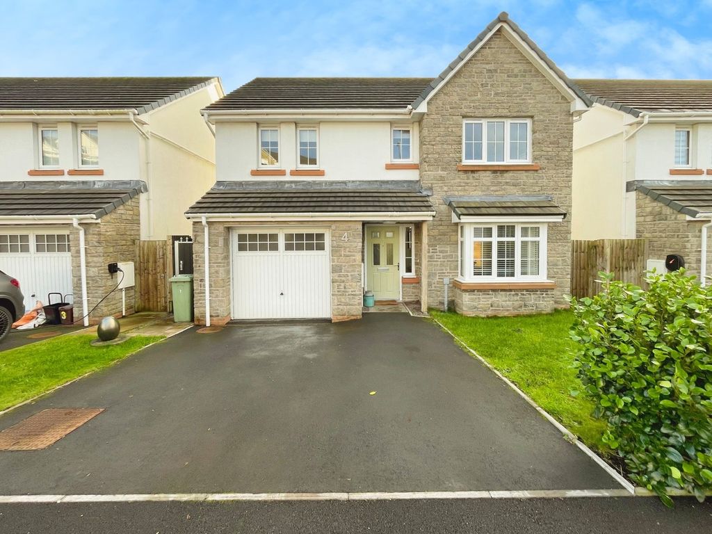 Property photo 1 of 32