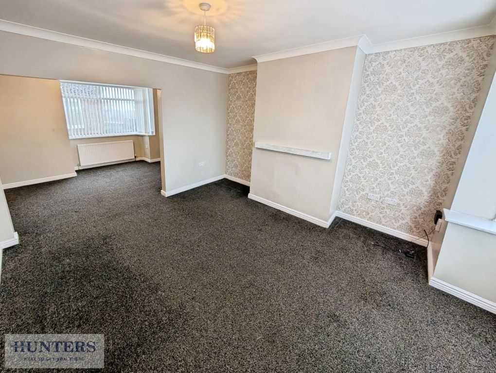 Property photo 2 of 18 Lounge