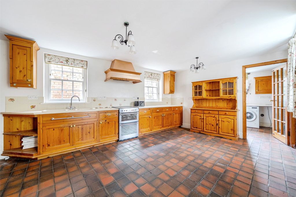 Property photo 3 of 18 3 - Picture No. 07