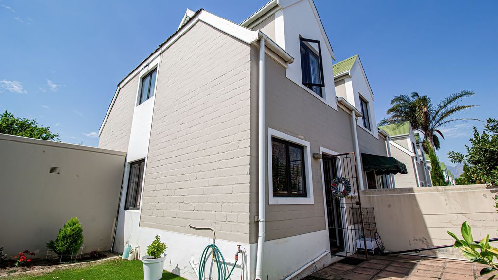 Property photo 1 of 28