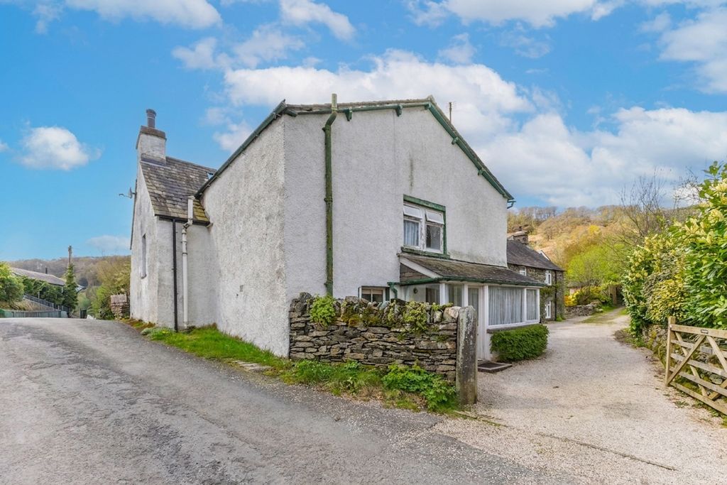 Property photo 1 of 18
