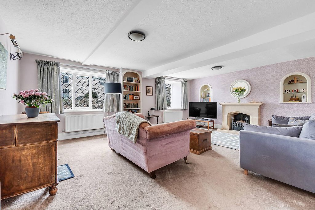 Property photo 3 of 27