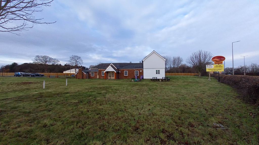 Property photo 3 of 42