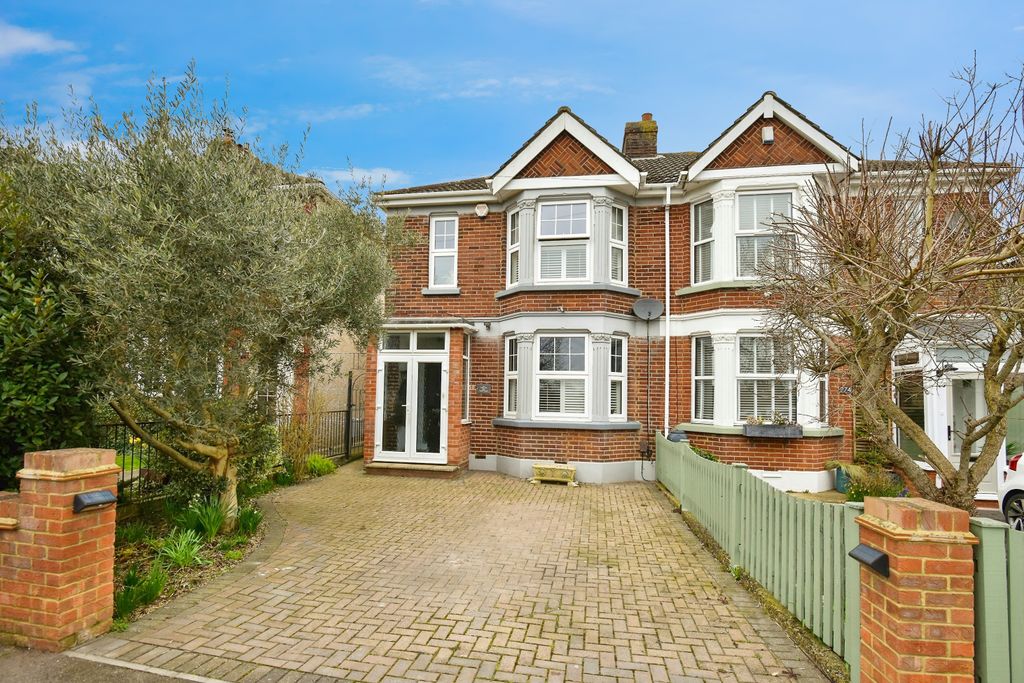 Property photo 3 of 15