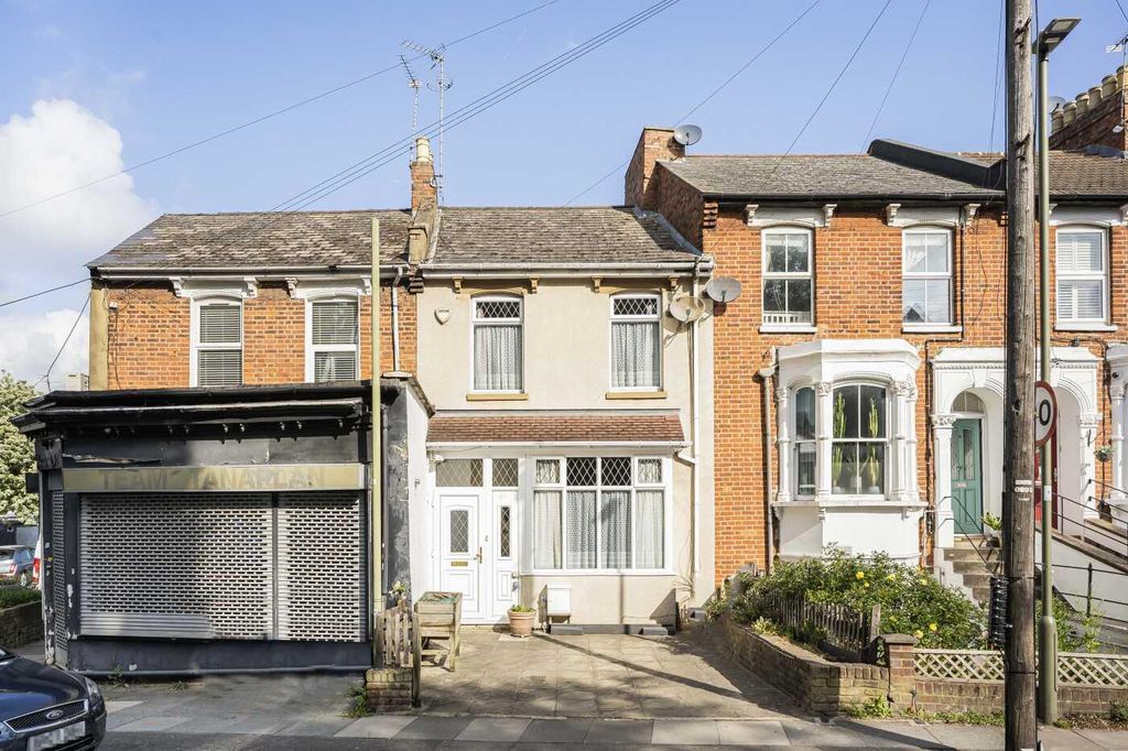 Property photo 1 of 16 11_81209.Jpg
