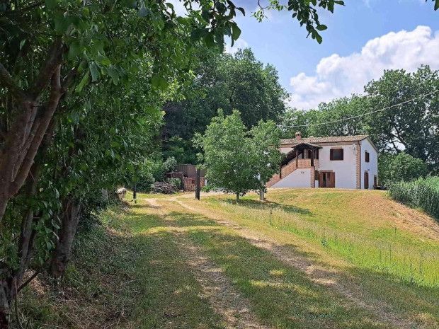 Property photo 2 of 20