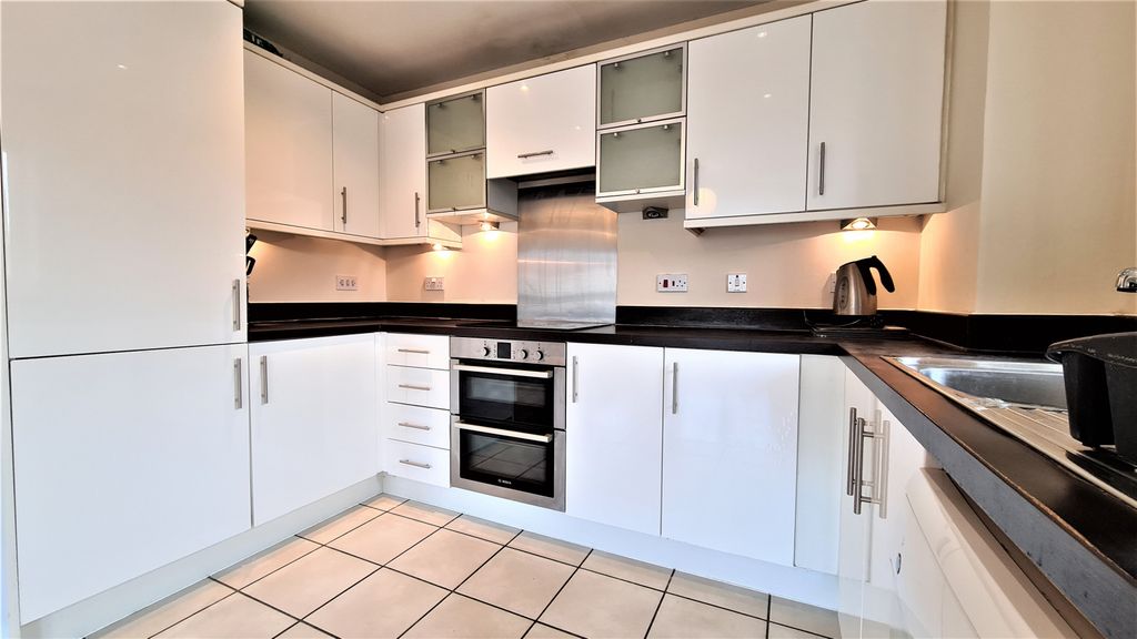 Property photo 3 of 7 Kitchen