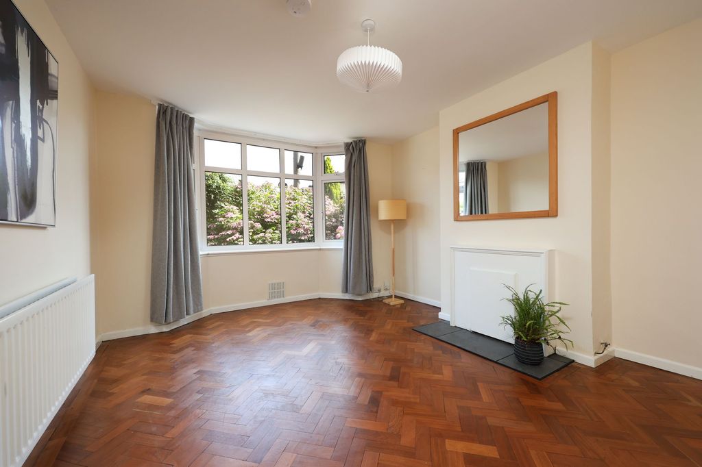 Property photo 2 of 25