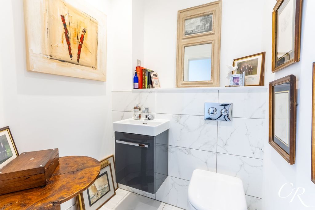 Additional image 11 of 2 bed penthouse for saleLansdown Road, Harris Court GL51