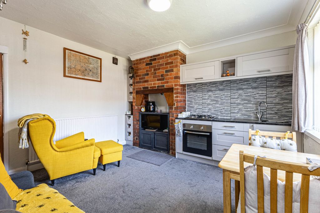 Property photo 3 of 19 Kitchen/Dining Room