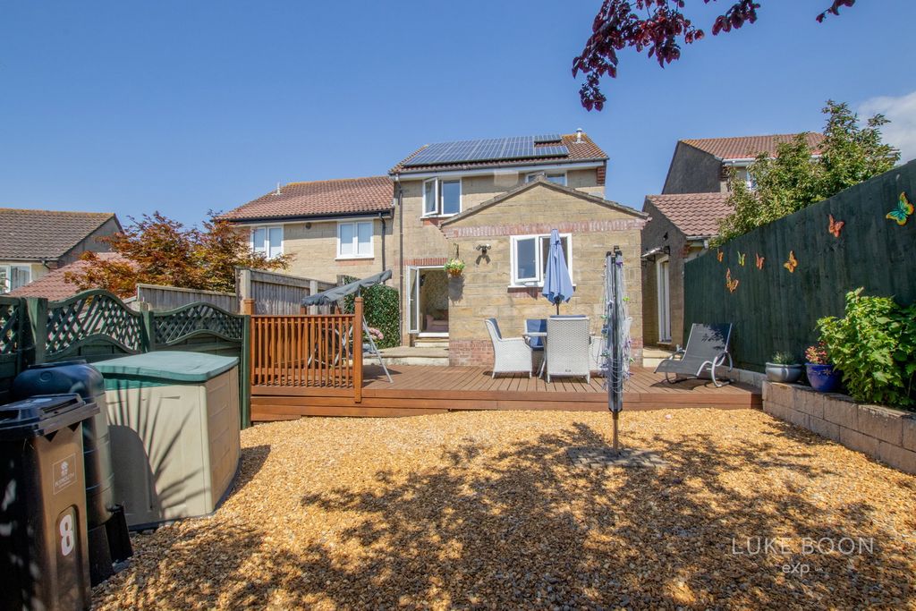 Property photo 3 of 18