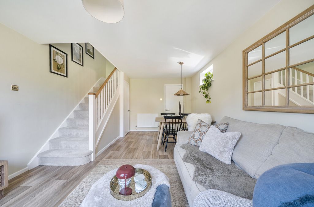 Property photo 3 of 12 1479191-12-6A394A...