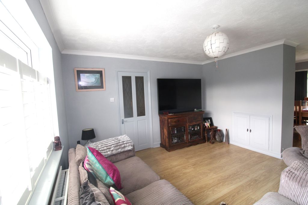 Property photo 3 of 12 Img_9401