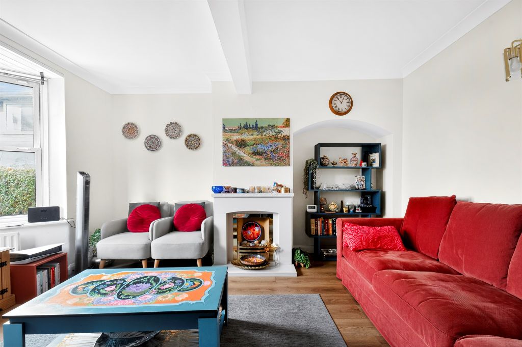 Property photo 2 of 20