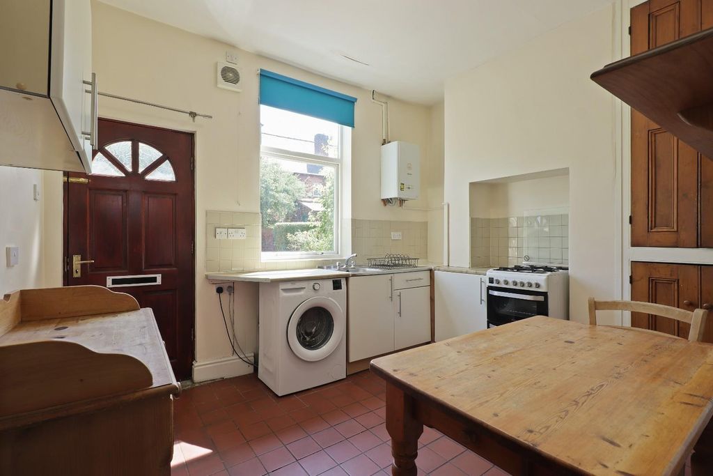 Property photo 3 of 22 Kitchen