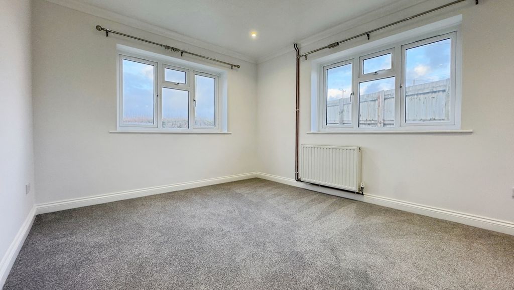 Property photo 2 of 10 Pbox-Img.Png