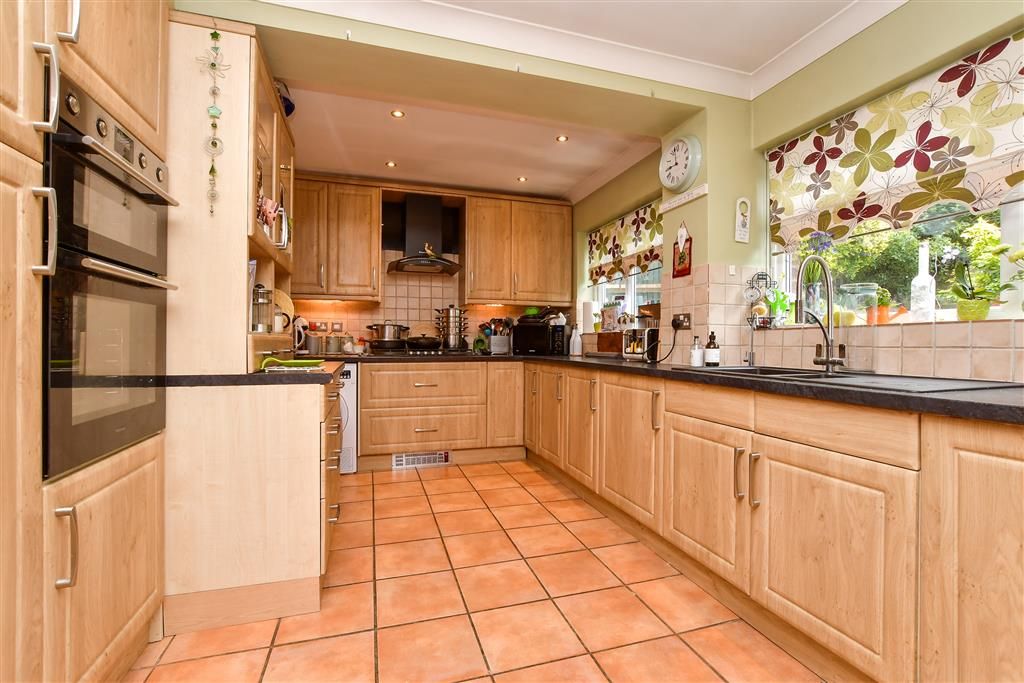 Property photo 3 of 15 Kitchen