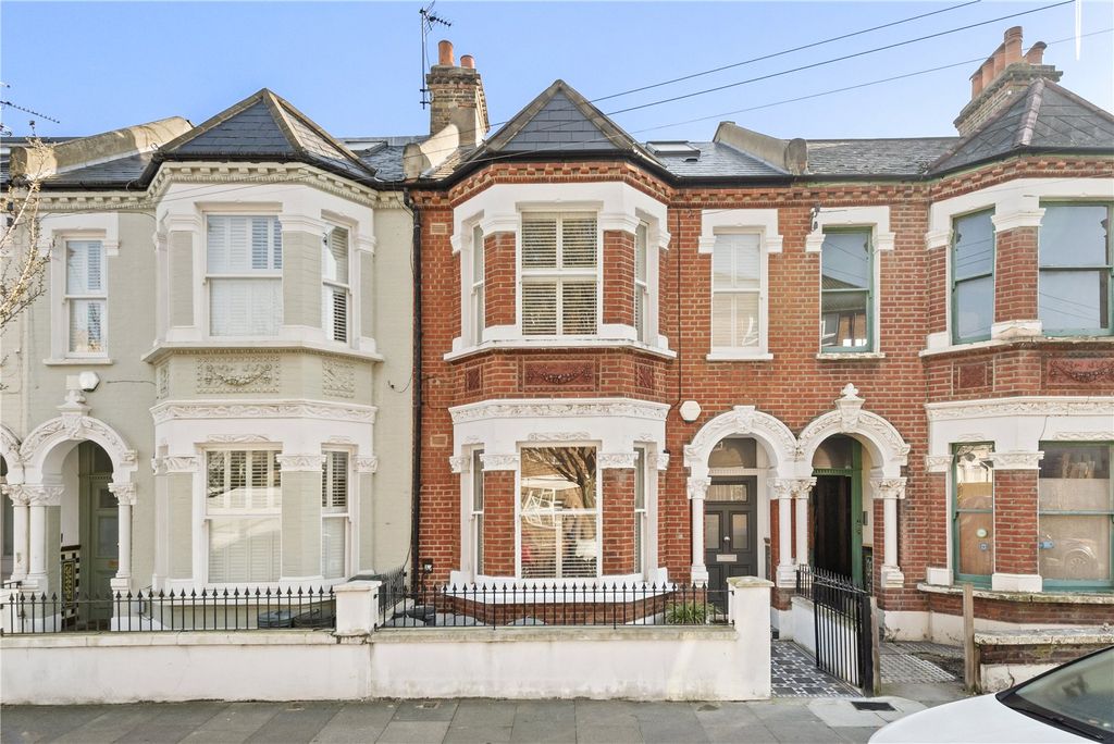 Property photo 2 of 10 External