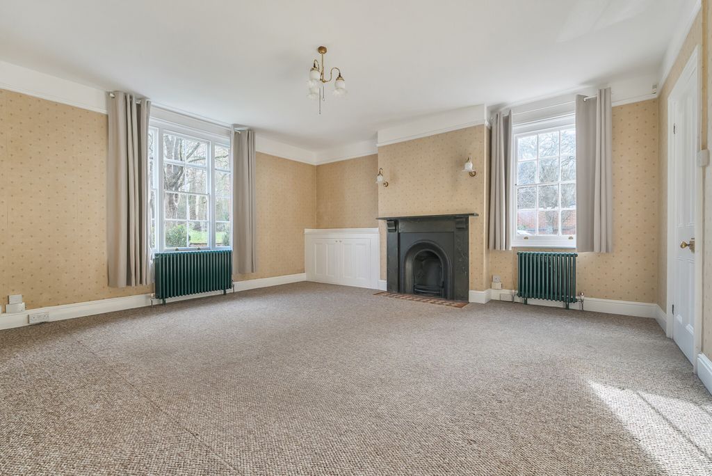 Property photo 3 of 21 1402260-15-697A0E...