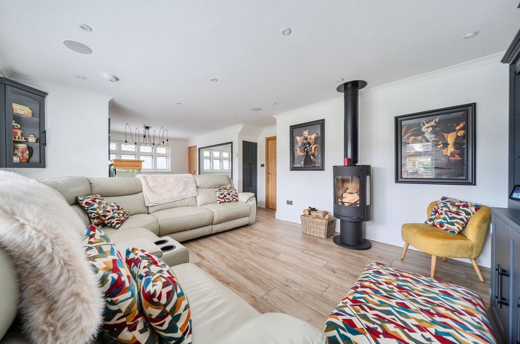 Property photo 3 of 23