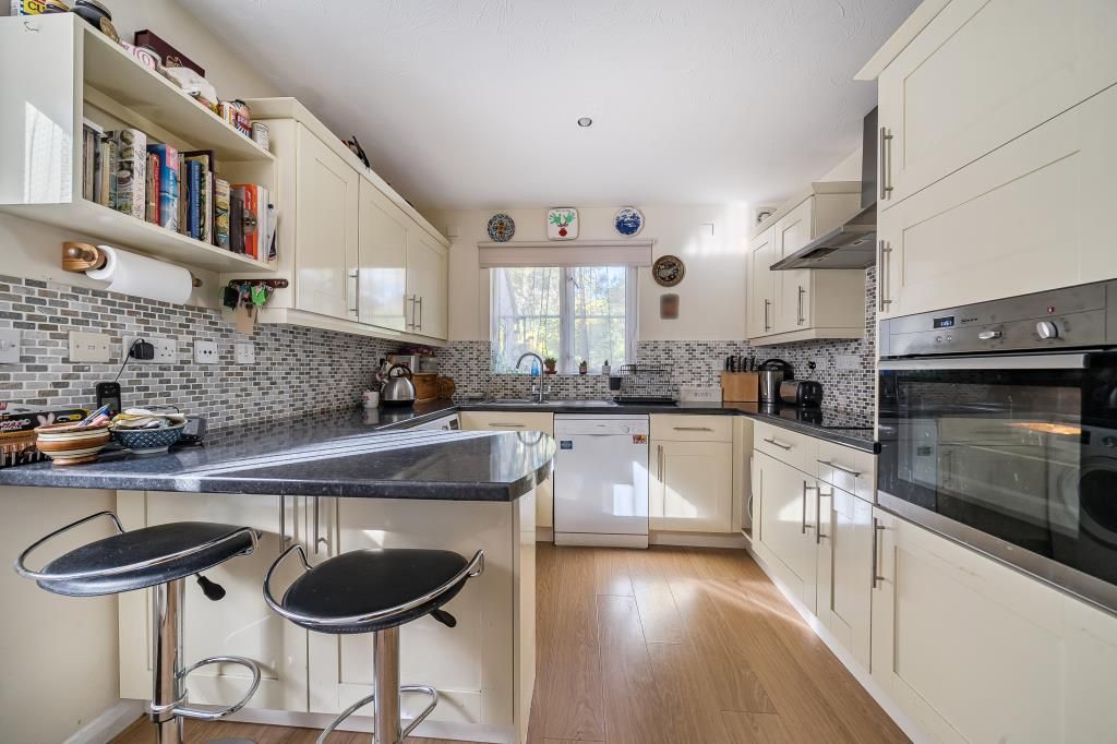 Property photo 3 of 21 Kitchen