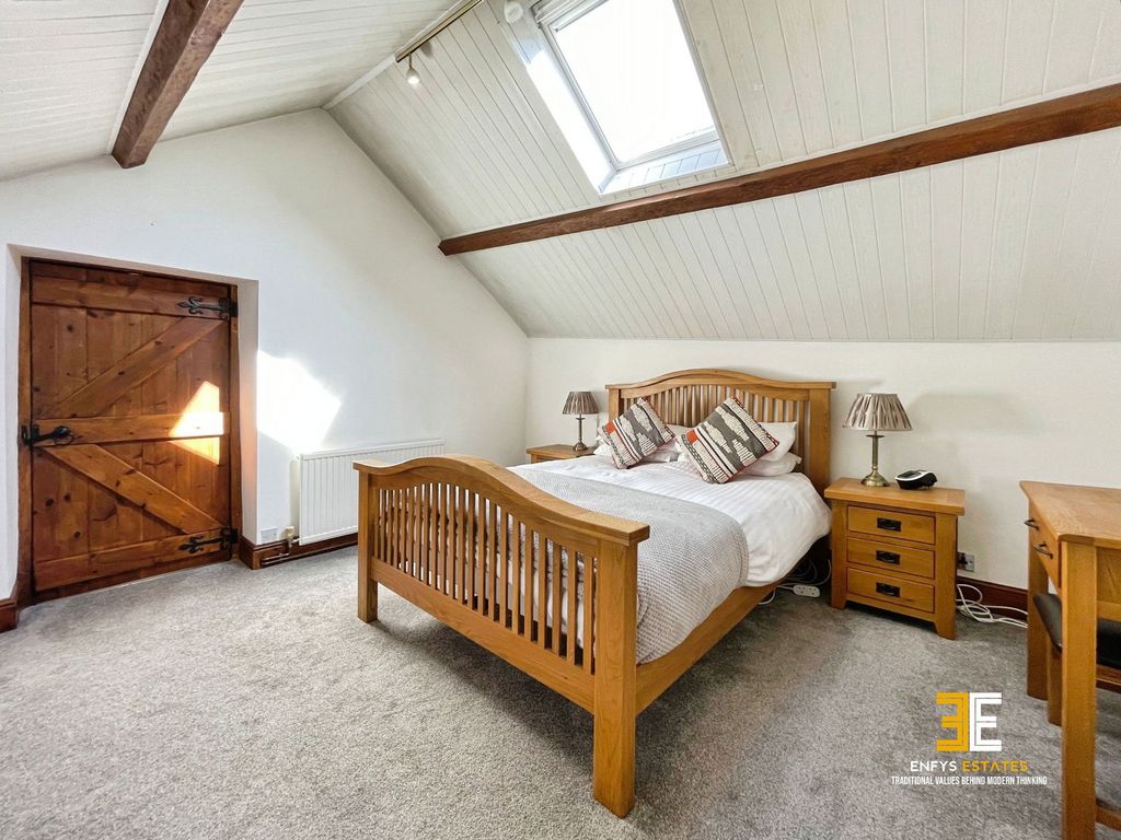 Property photo 3 of 39
