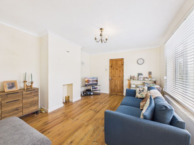 Property photo 2 of 11 Lounge