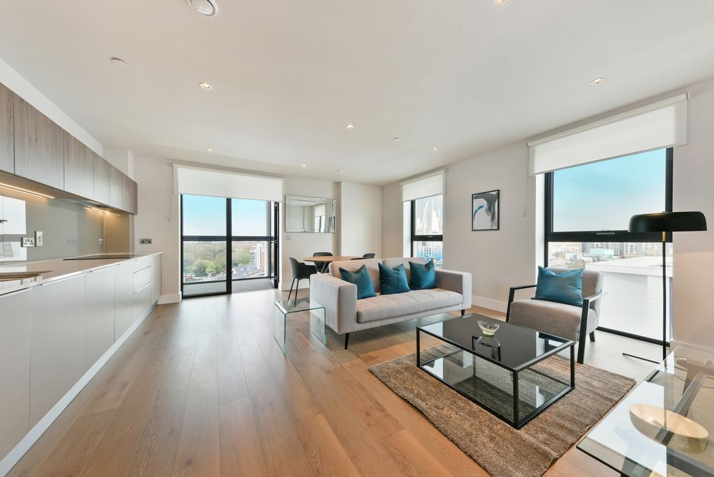 Property photo 1 of 11 Living