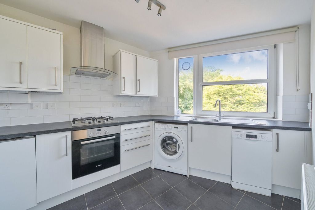 Property photo 3 of 12 Picture No. 28