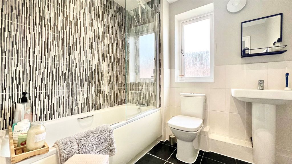 Property photo 3 of 7 Picture No. 02