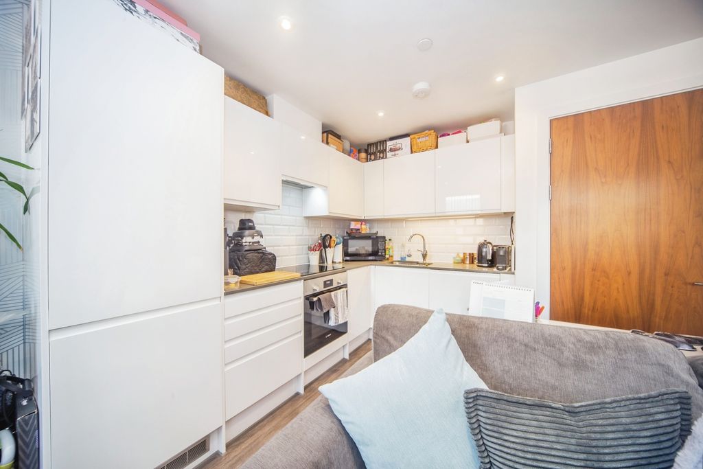 Property photo 3 of 14 Pbox-Img.Jpg