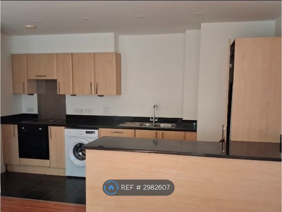 Property photo 2 of 8 Kitchen