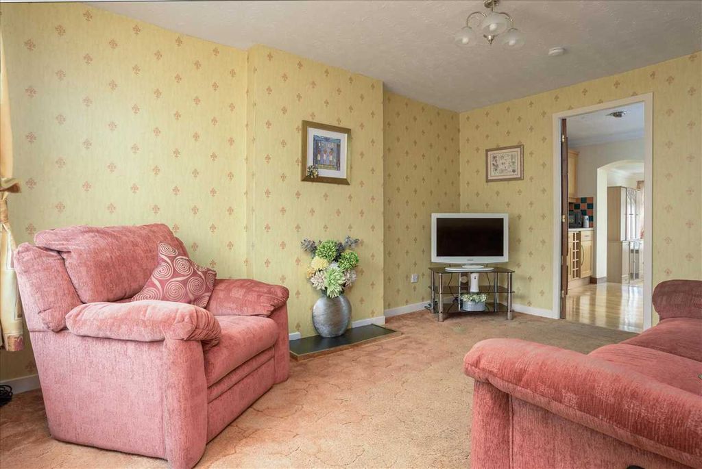Property photo 3 of 15