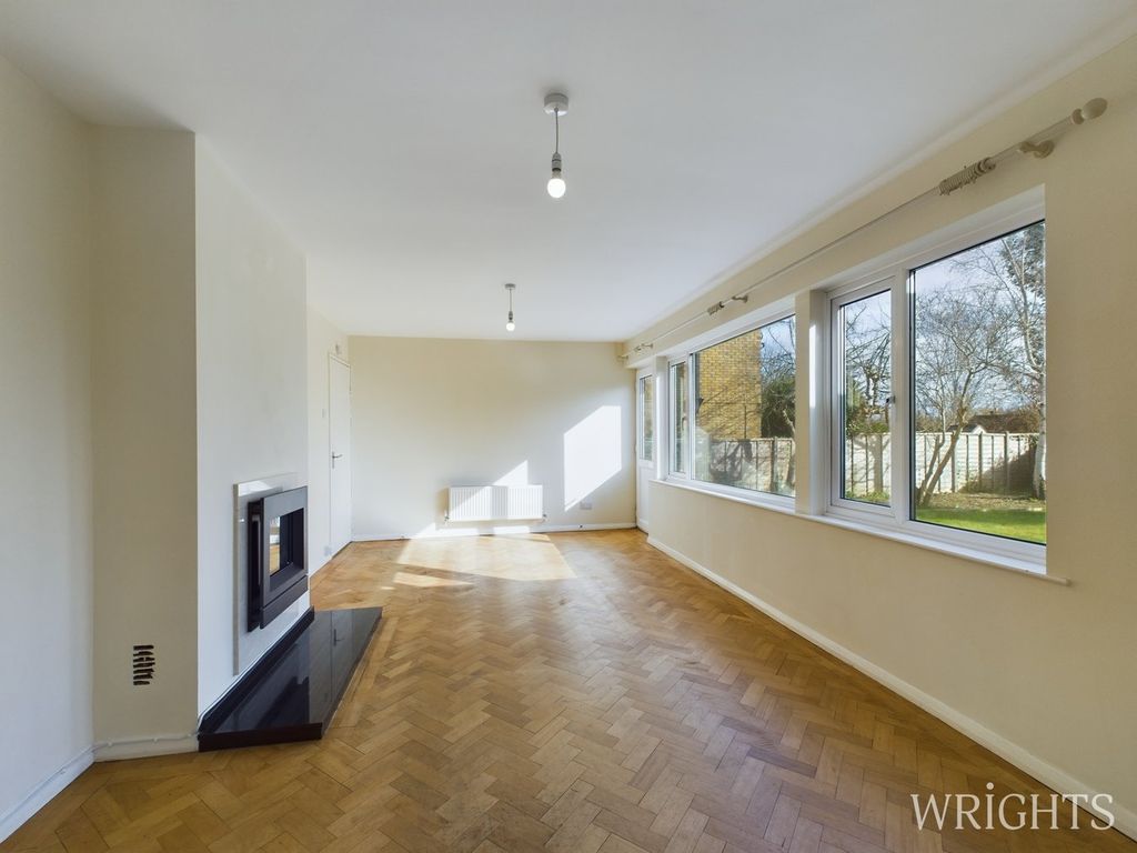 Property photo 2 of 20 Living Room