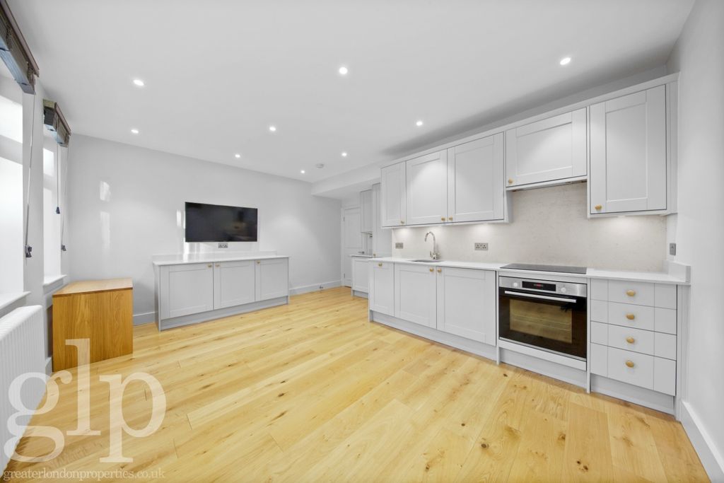 Property photo 1 of 18 1174053