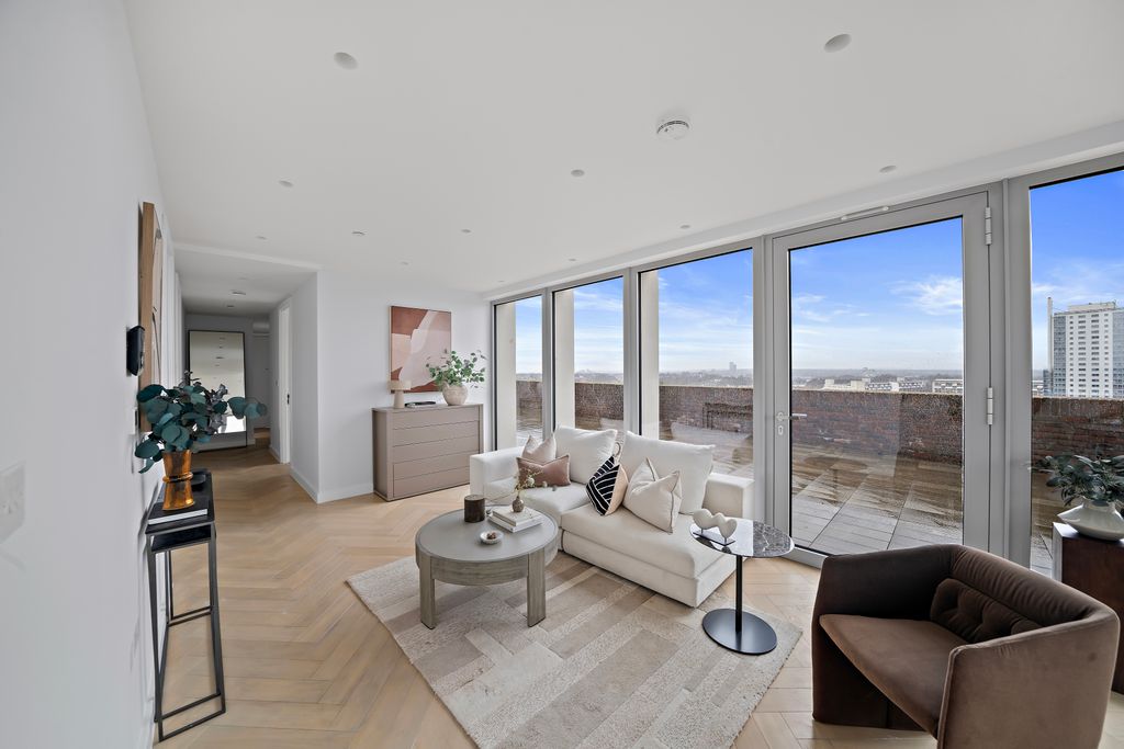 Property photo 3 of 21