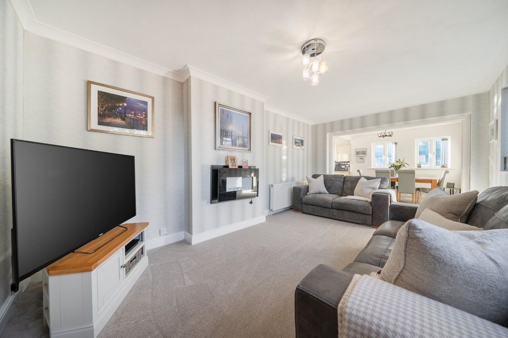 Property photo 2 of 18 Picture No. 31