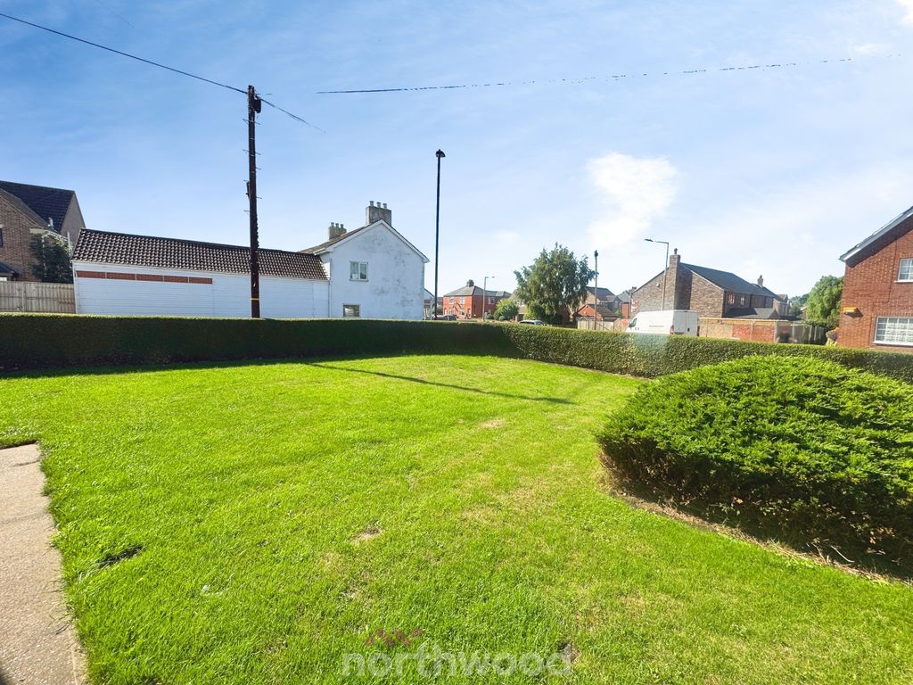 Property photo 2 of 22
