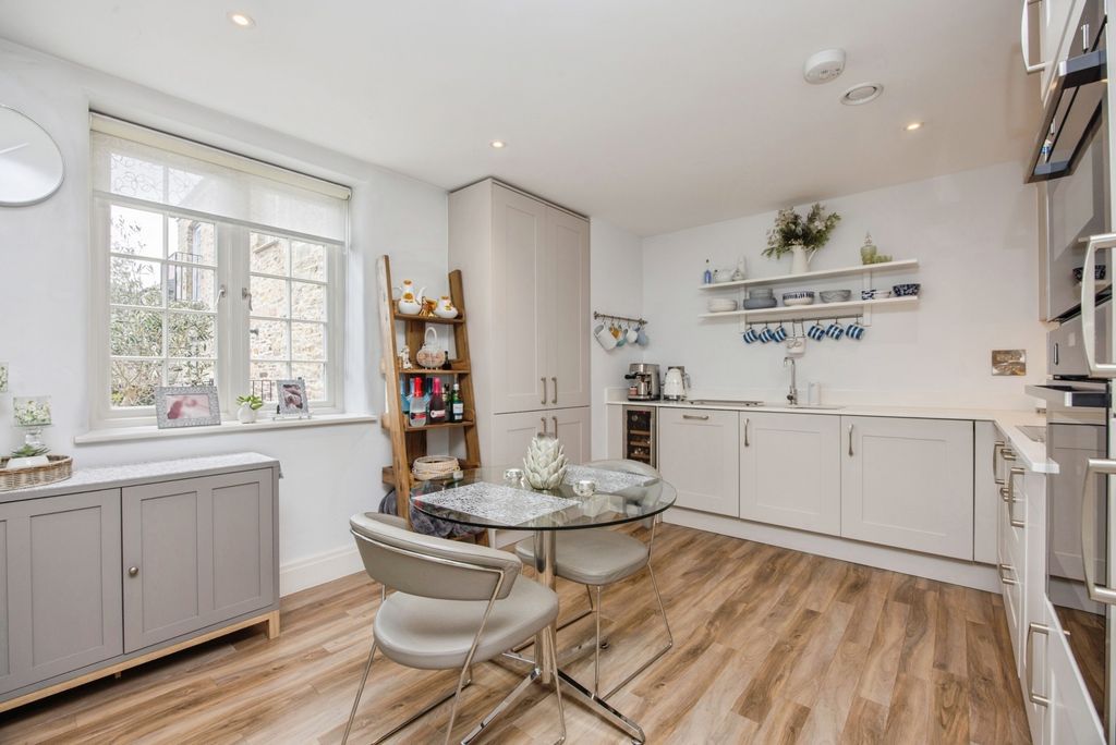 Property photo 3 of 22 Pbox-Img.Jpg